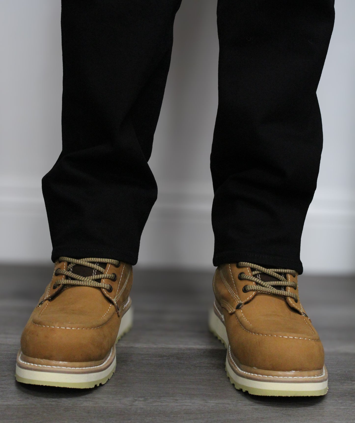 "El Leon" Yellow Work Boots