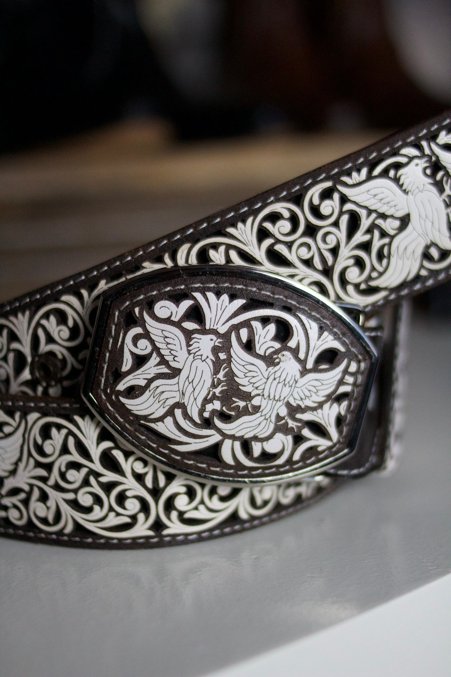 "Aves del Paraíso" Embossed Leather Belt