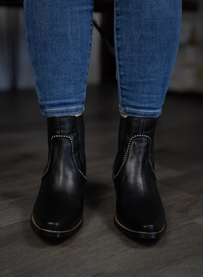 "La Campeona" High Top Black Boots