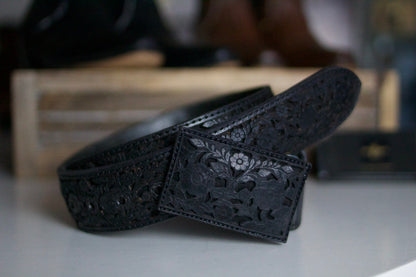 "Obsidiana" Tooled Black Leather Belt